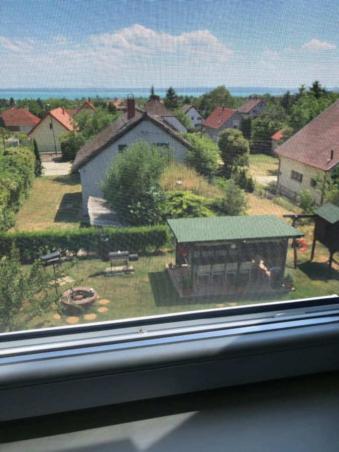 דירות באלאטונפורד Lila Fuge Apartman מראה חיצוני תמונה