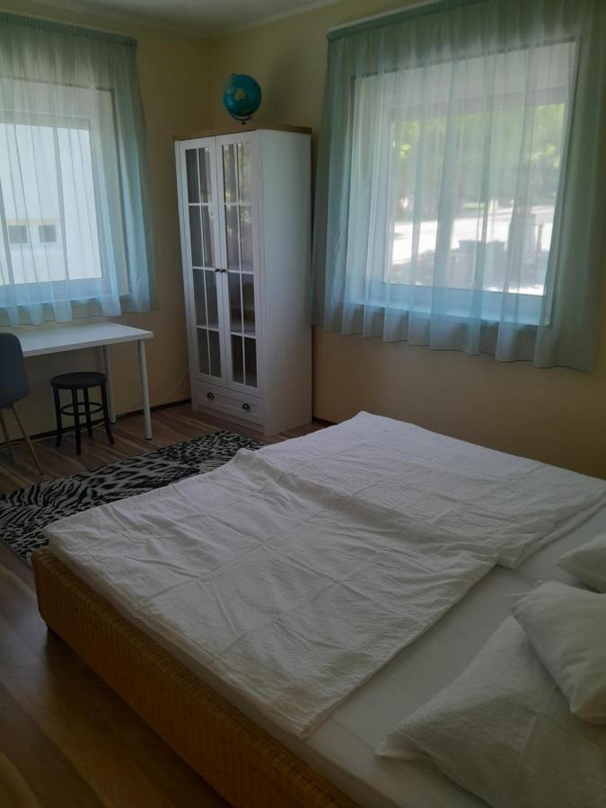 דירות באלאטונפורד Lila Fuge Apartman מראה חיצוני תמונה