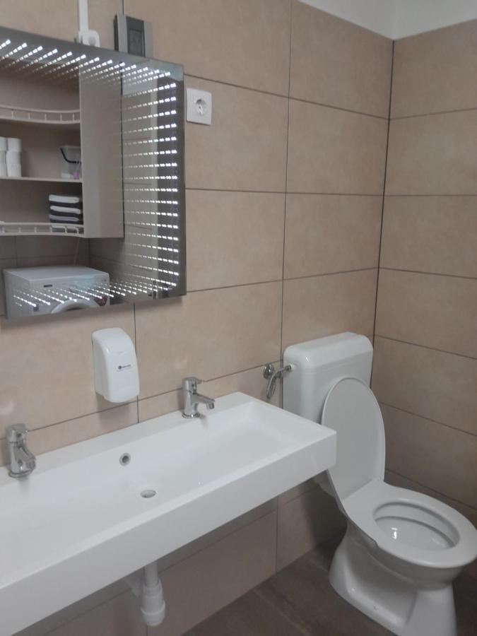 דירות באלאטונפורד Lila Fuge Apartman מראה חיצוני תמונה