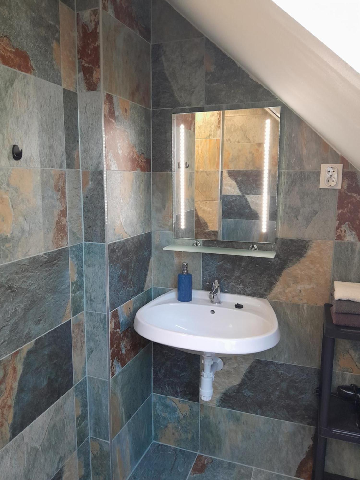 דירות באלאטונפורד Lila Fuge Apartman מראה חיצוני תמונה